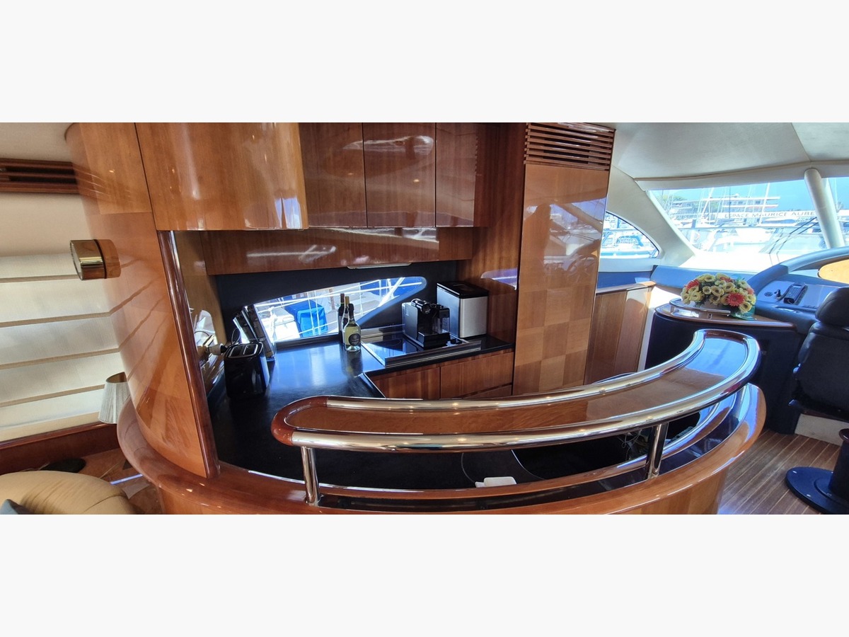 AZIMUT 62 FLY