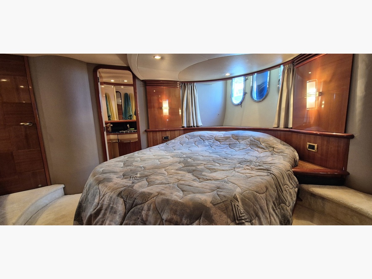 AZIMUT 62 FLY
