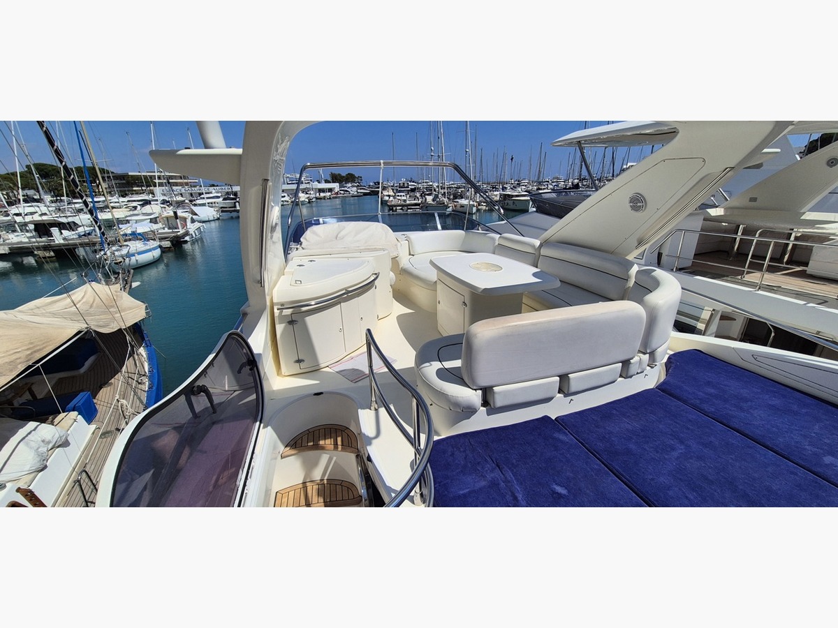 AZIMUT 62 FLY