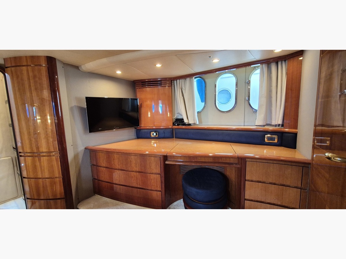 AZIMUT 62 FLY