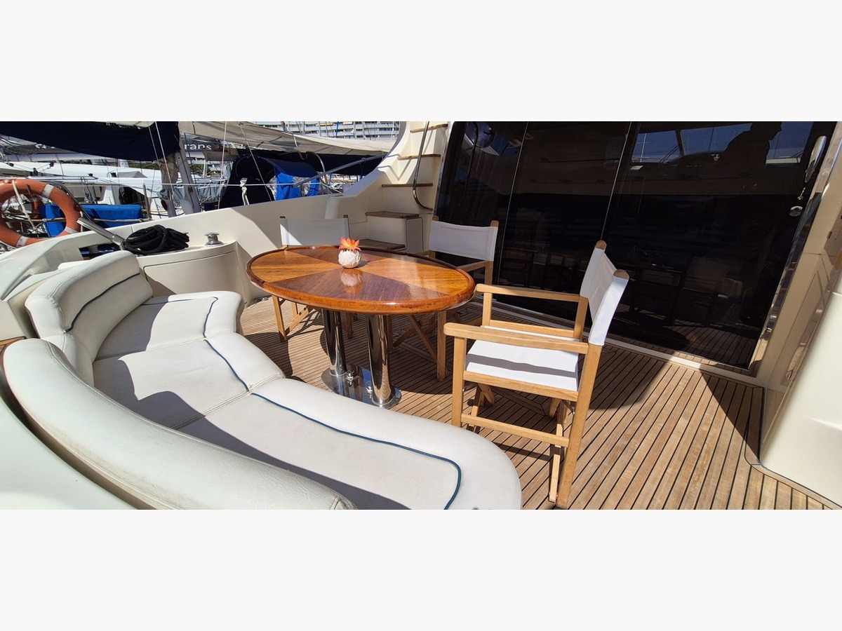 AZIMUT 62 FLY
