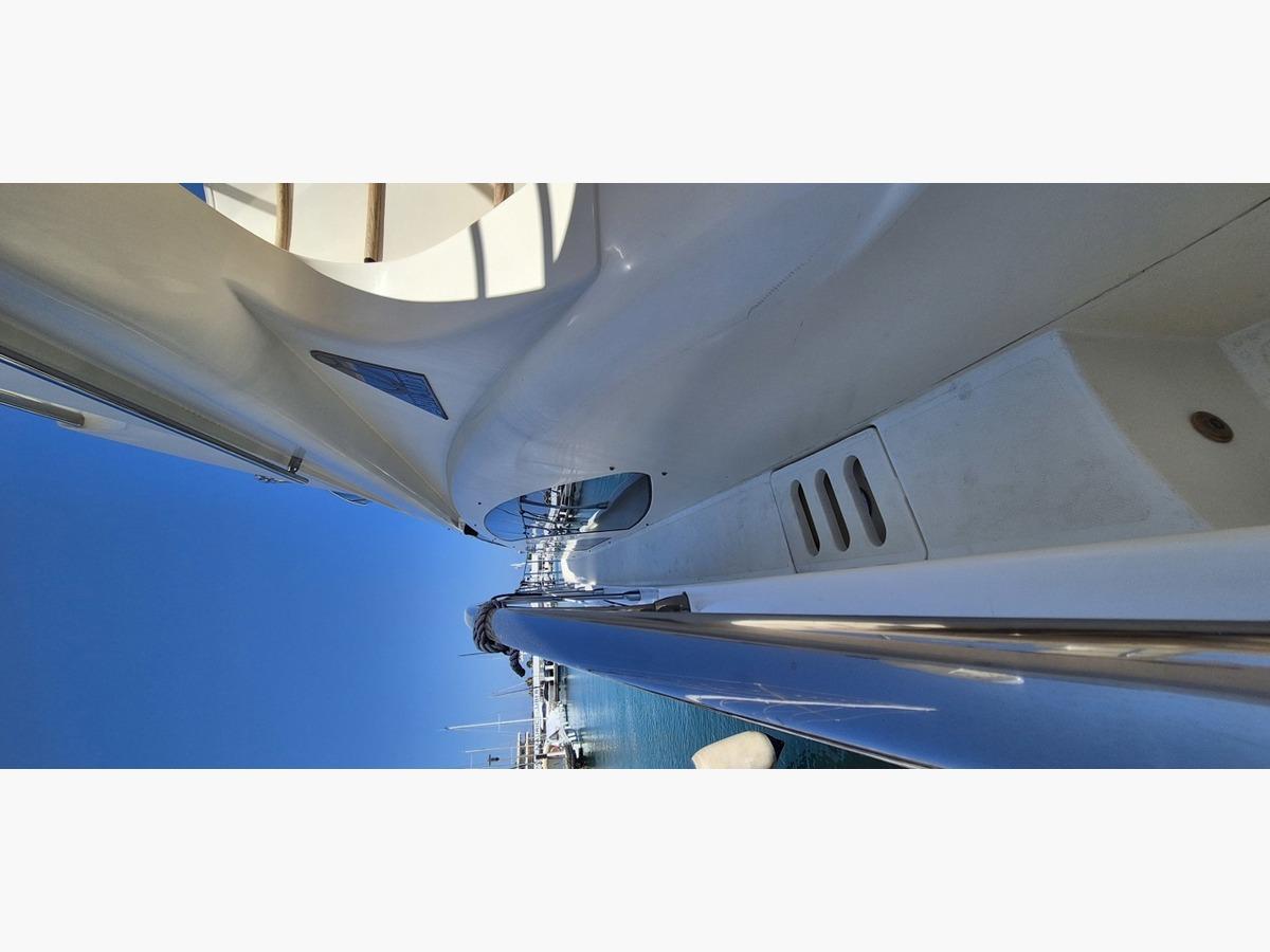 AZIMUT 62 FLY